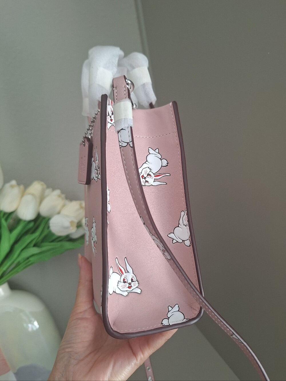 New Coach White Rabbit x Cashin Mini Tote handbag in a pastel pink color - Picture 4 of 9